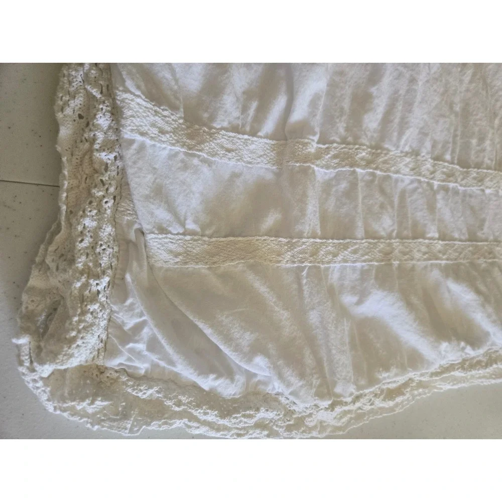 Laura Ashley 2 Standard Pillow Shams White Cotton Lace Shabby Chic Cottagecore